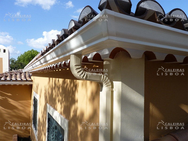 Caleira Tradicional em Aluminio Lacado